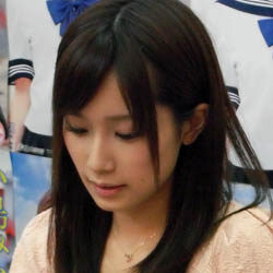 小島みなみ