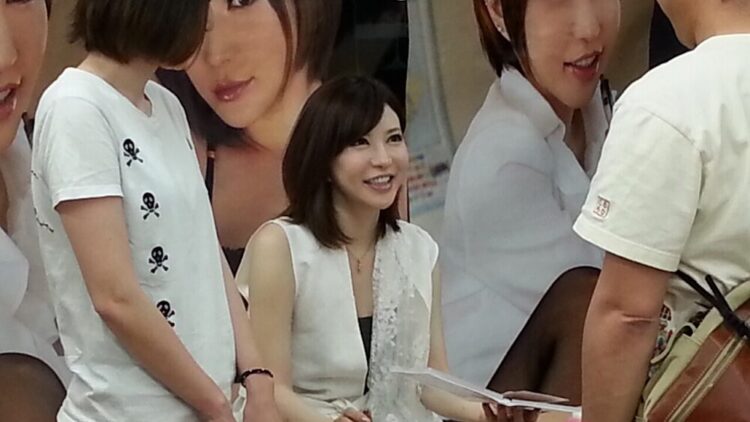 2016年5月22日　里美ゆりあちゃんサイン会開催しました！！