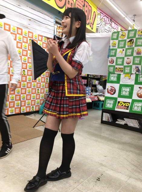 優梨まいな