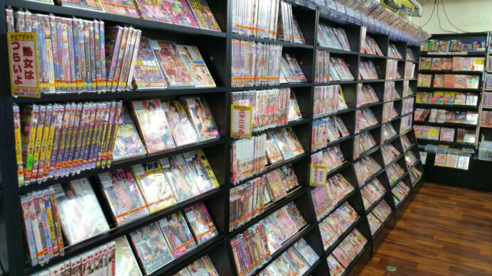 尾島店の中古アダルトDVDコーナー