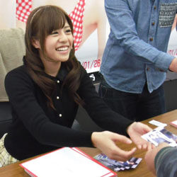 瑠川リナ